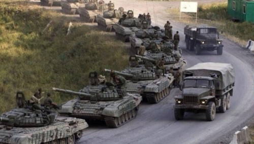 Tancuri rusești la granița cu Ucraina